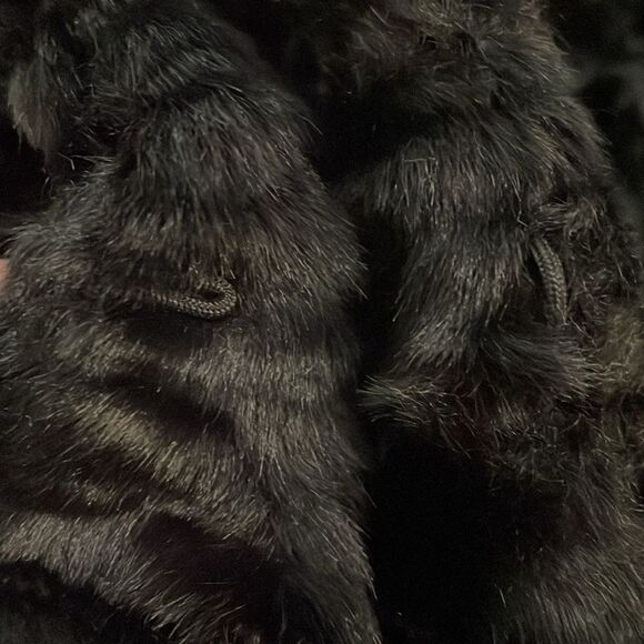 Tahari Black Faux Fur Capelet Womens Size Extra Large Special Occasion Formal - Picture 12 of 13